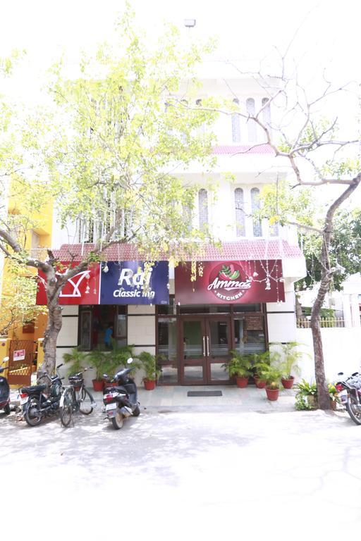 Raj Classic Inn ปอนดิเชอรี ภายนอก รูปภาพ